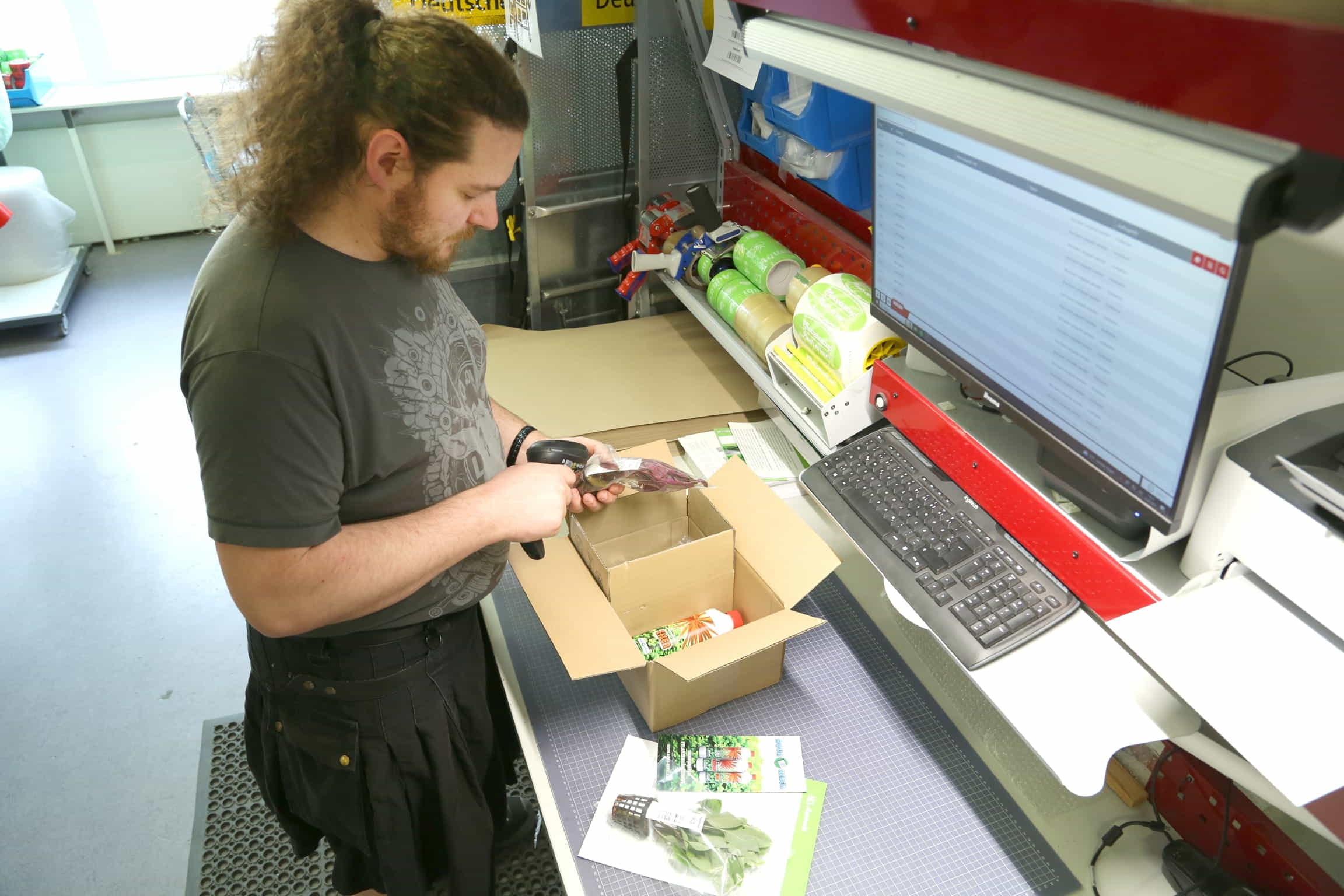 Verpacken von Waren